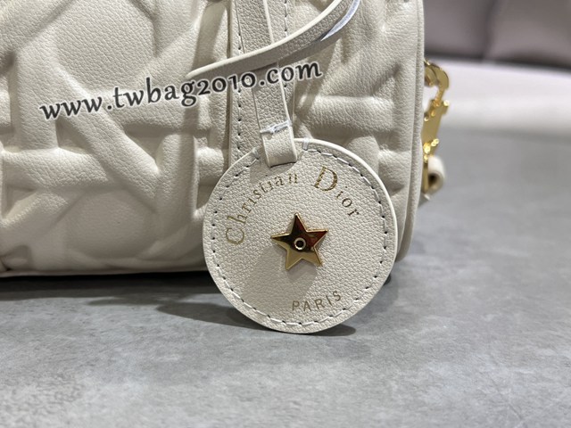 Dior专柜新款迪奥顶级原单杏色压花菱格Groove16迷你手袋 djfk1206